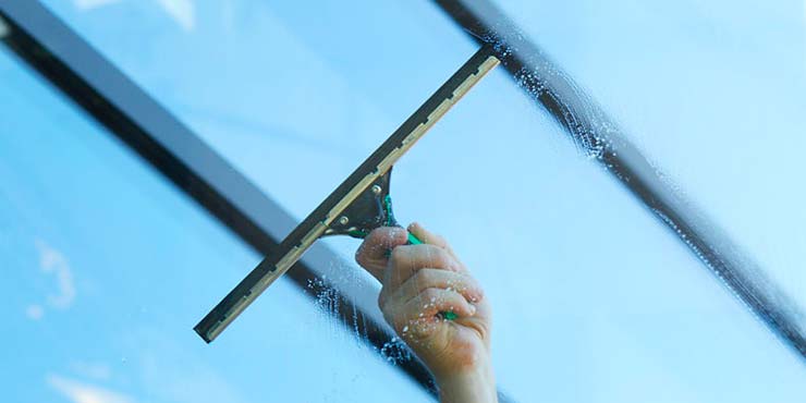 Professional window glass cleaning Victoria